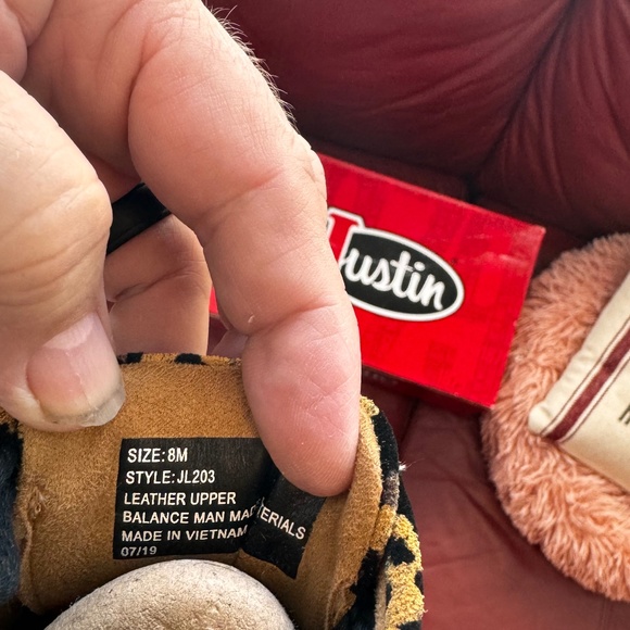 Justin Gypsy Leopard And Black Booties Women’s size 8 - Picture 9 of 9